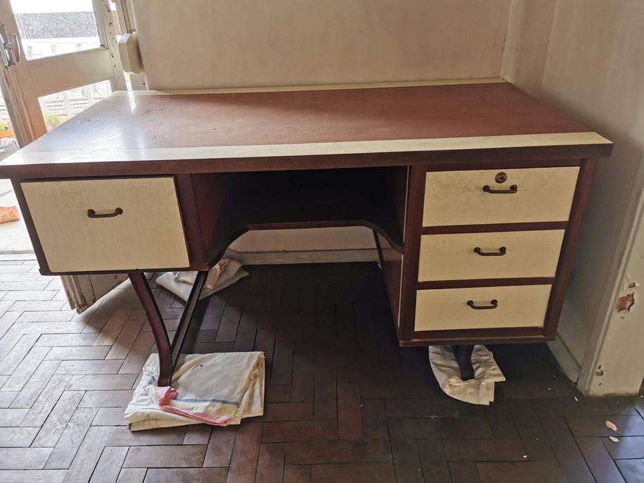 Vintage/Mid century / Olaio Mesa de jantar, secretária, armários, mesa