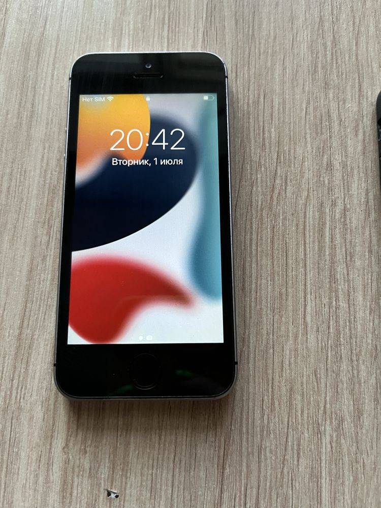 Iphone se бу стан нового