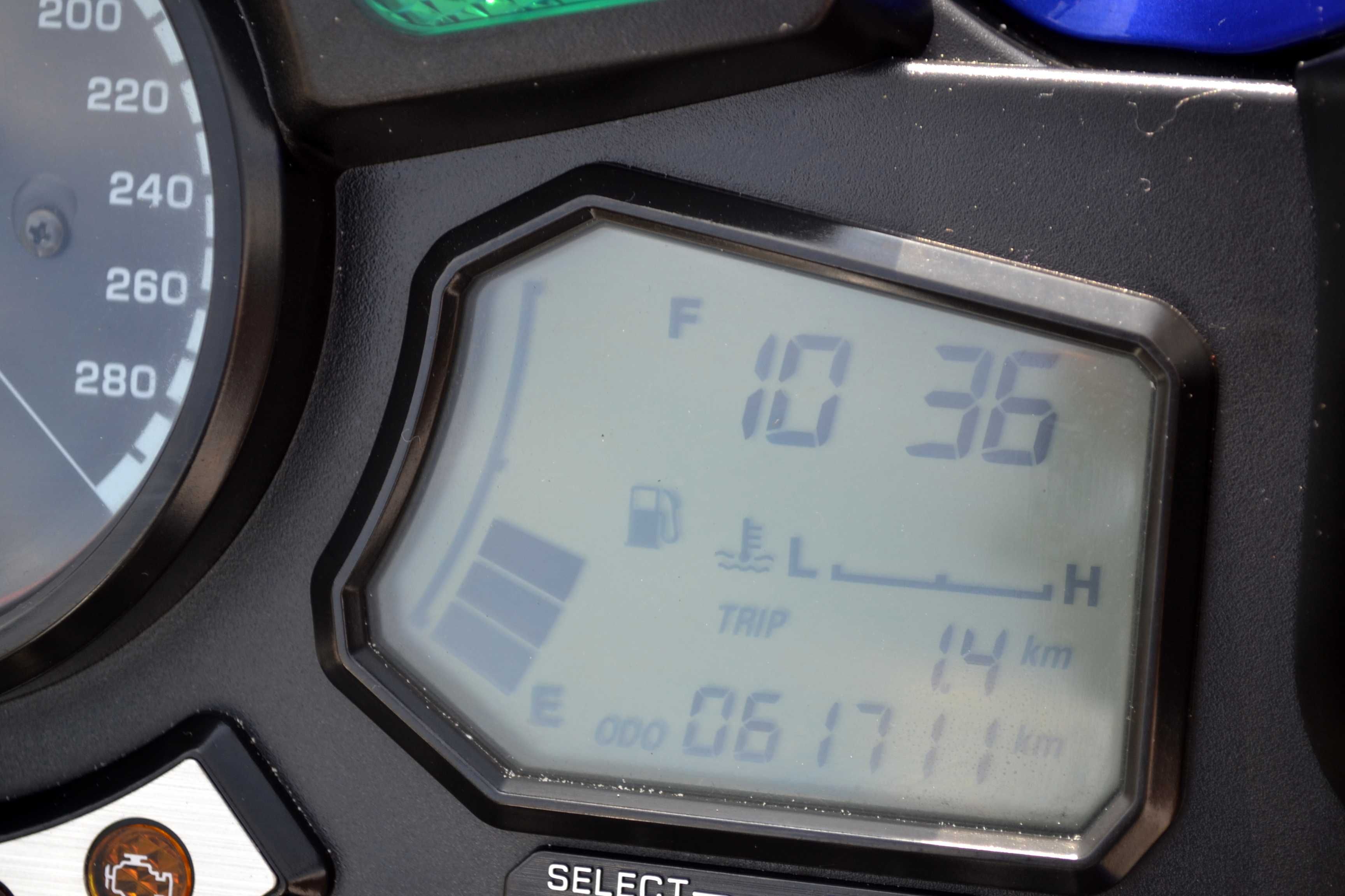 Yamaha FJR 1300 po serwisie, 2001 rok 61 tys. km  kufer GIVI ładna