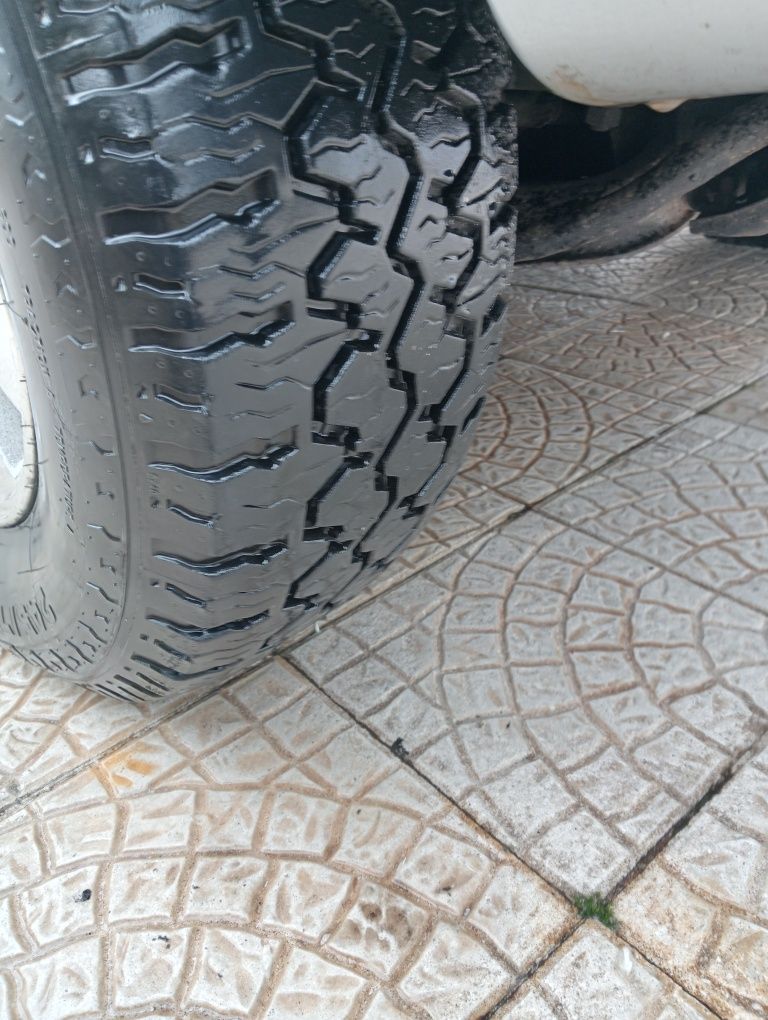 Pneus sub ou jeep 4x4