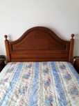 Quarto de casal completo em madeira