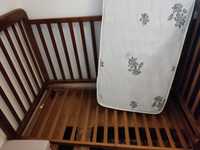 Cama de bebé com grades (colchão incluído)