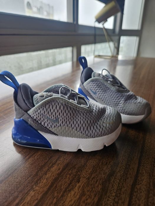Varios tenis de criança tamanho 22