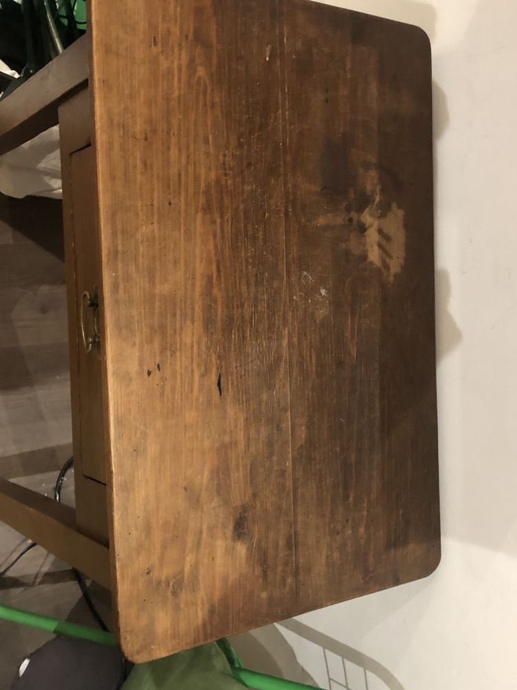 Mesa de madeira antiga