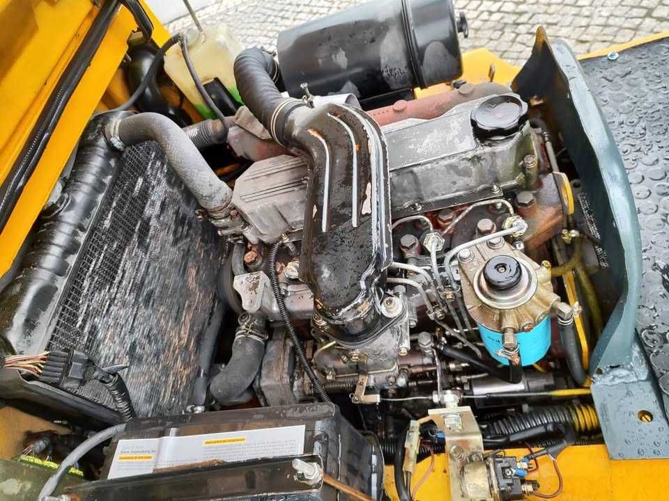 Empilhador 2T diesel com deslocamento lateral