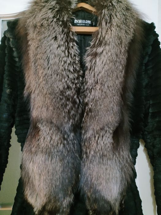 Продам женскую шубу