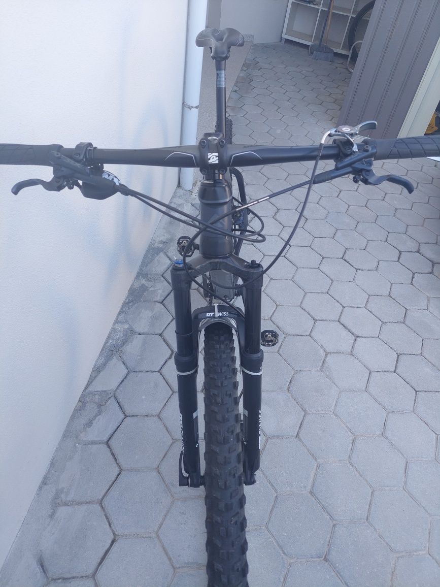 Bicicleta BTT Carbono