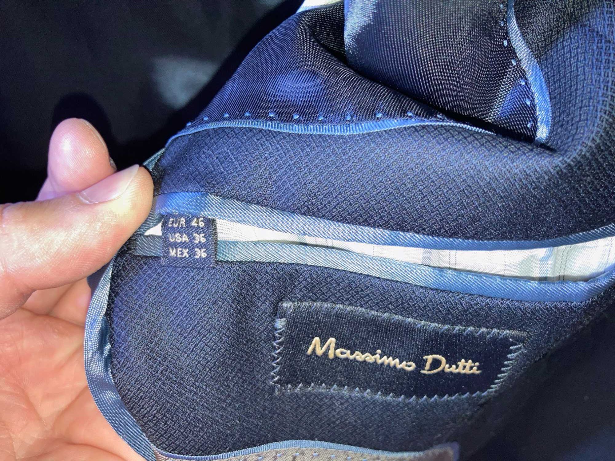 Синій чоловічий костюм Massimo Dutti