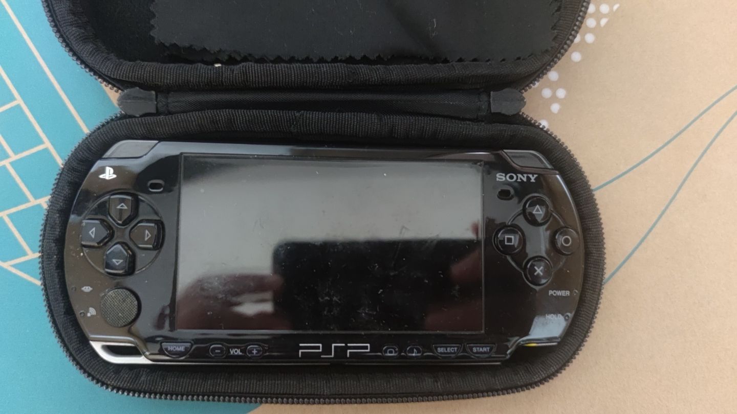 PSP 2000 - Usada