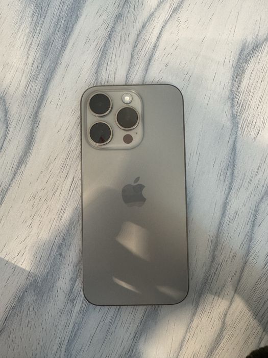 IPhone 15 pro 128gb natural titanium