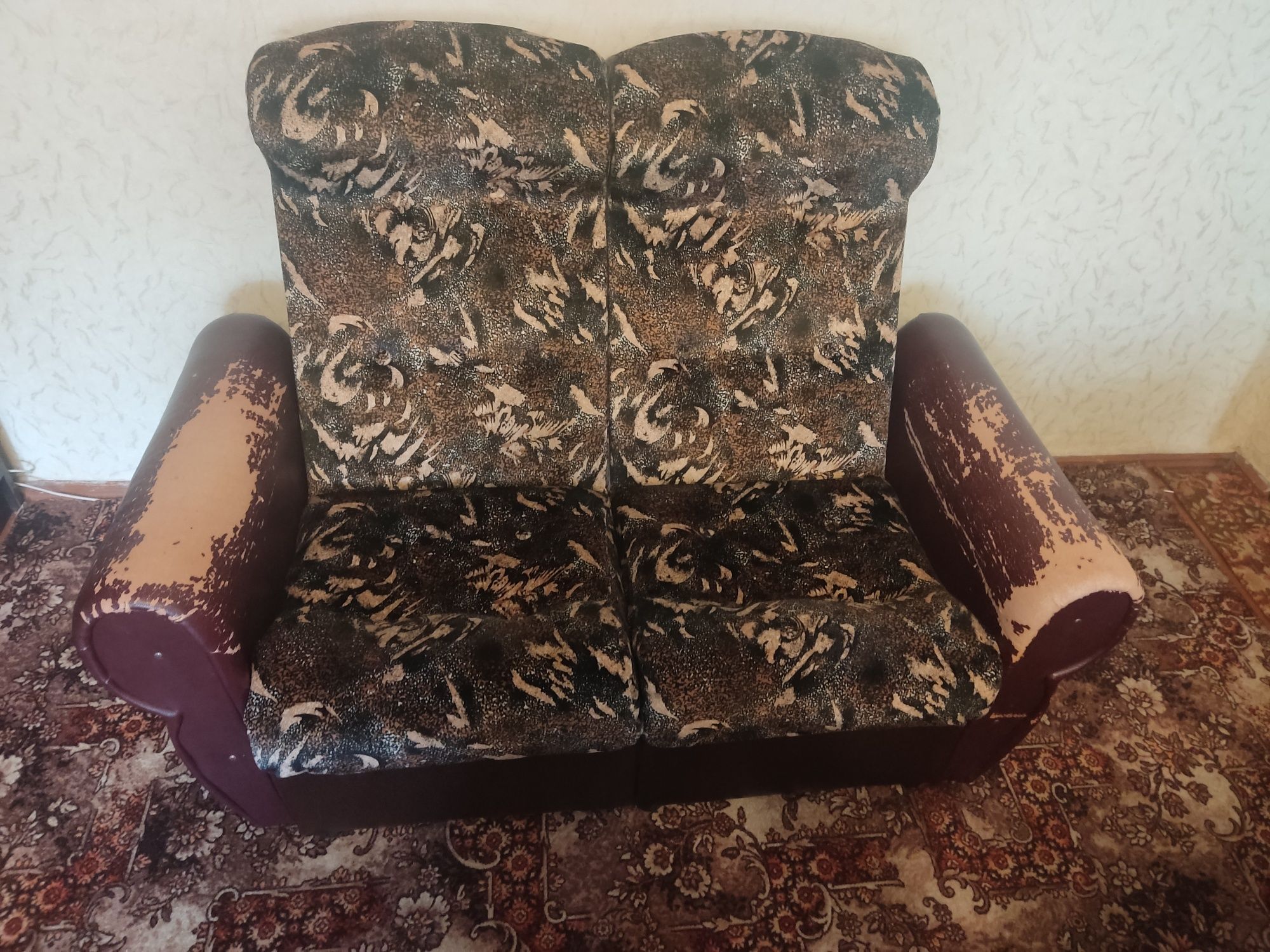 Продам крісло для вітальні (самовивіз)