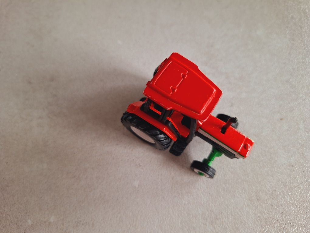Traktor Maisto farma