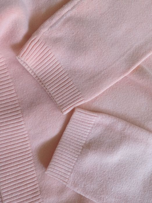 Зручна кофта персикового кольору