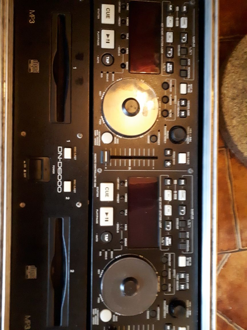 Dwupłytowy odtwarzacz CD Denon DN-D6000