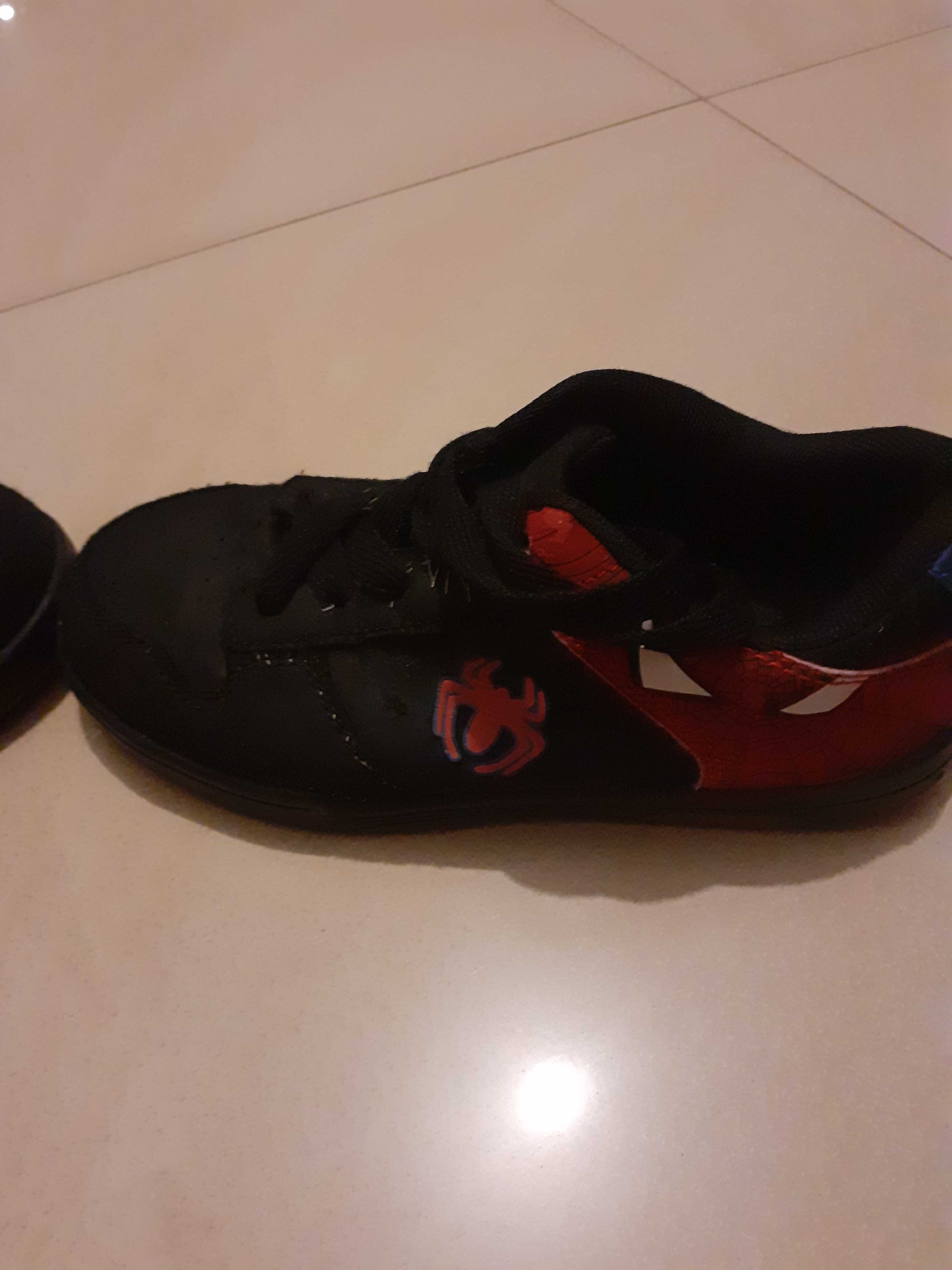 Buty dziecięce dla chłopca Spider Man rozmiar 33