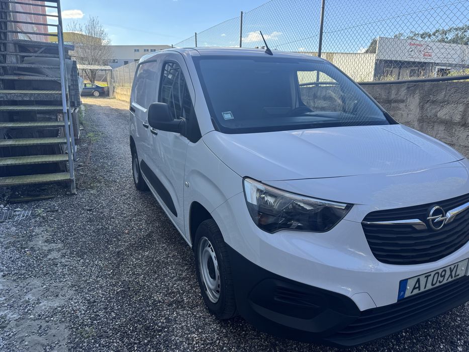 Opel Combo L1H1 Nacional 2022 poucos kms C/ IVA Descriminado