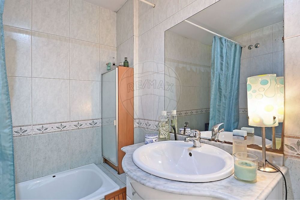 Apartamento T4 de três frentes