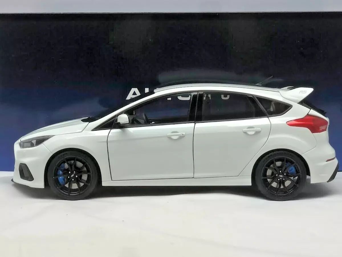 Autoart 1:18 Ford Focus RS ano 2016
