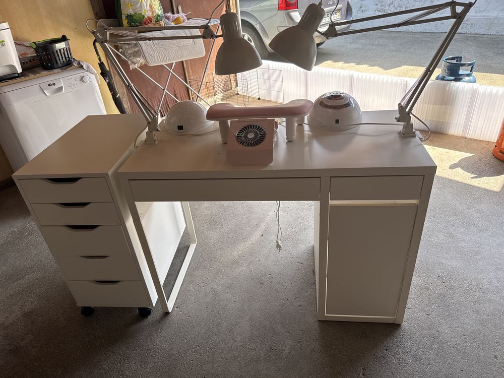 Vendo mesa de manicure