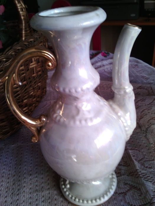 Jarro antigo em porcelana nacional
