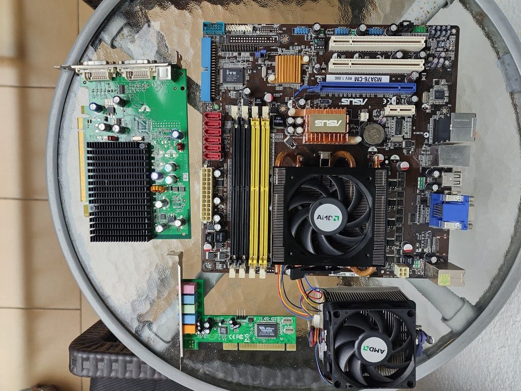 Asus M3A76-CM REV.1.100G / AMD Athlon 64 X2 / nVidia GeForce 6200TCT