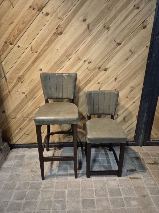 22x Krzesła ze skóry naturalnej FAMEG + hoker | Restauracja | Jadalnia
