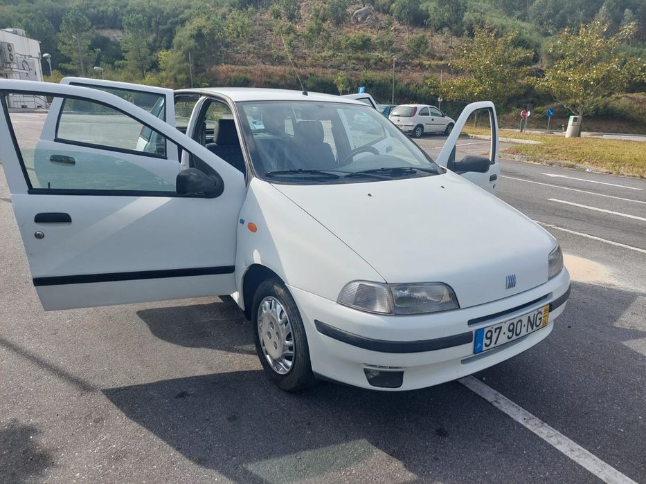 Fiat Punto em bom estado.