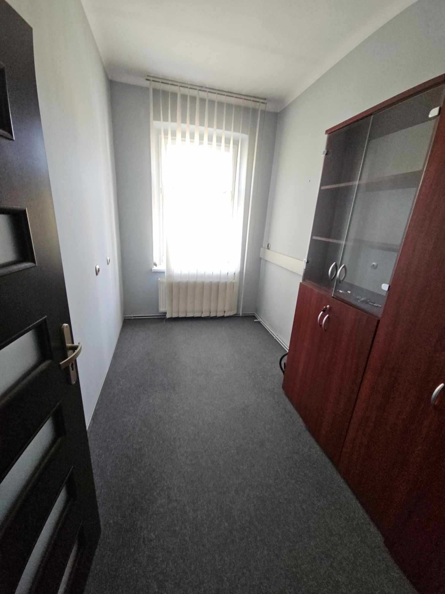 Dwa pomieszczenia biurowe, na dowolną działalność ul. Bandrowskiego