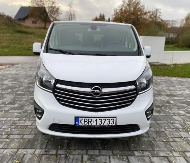 Opel Vivaro bus 9-cio osobowy wynajem