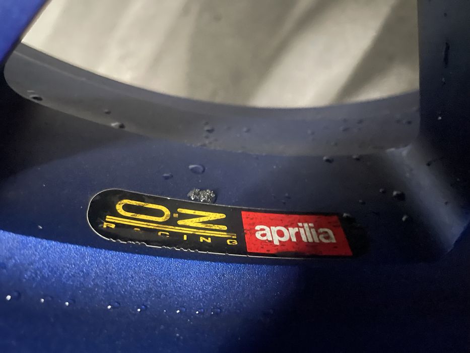 Aprilia RSV 1000 Factory