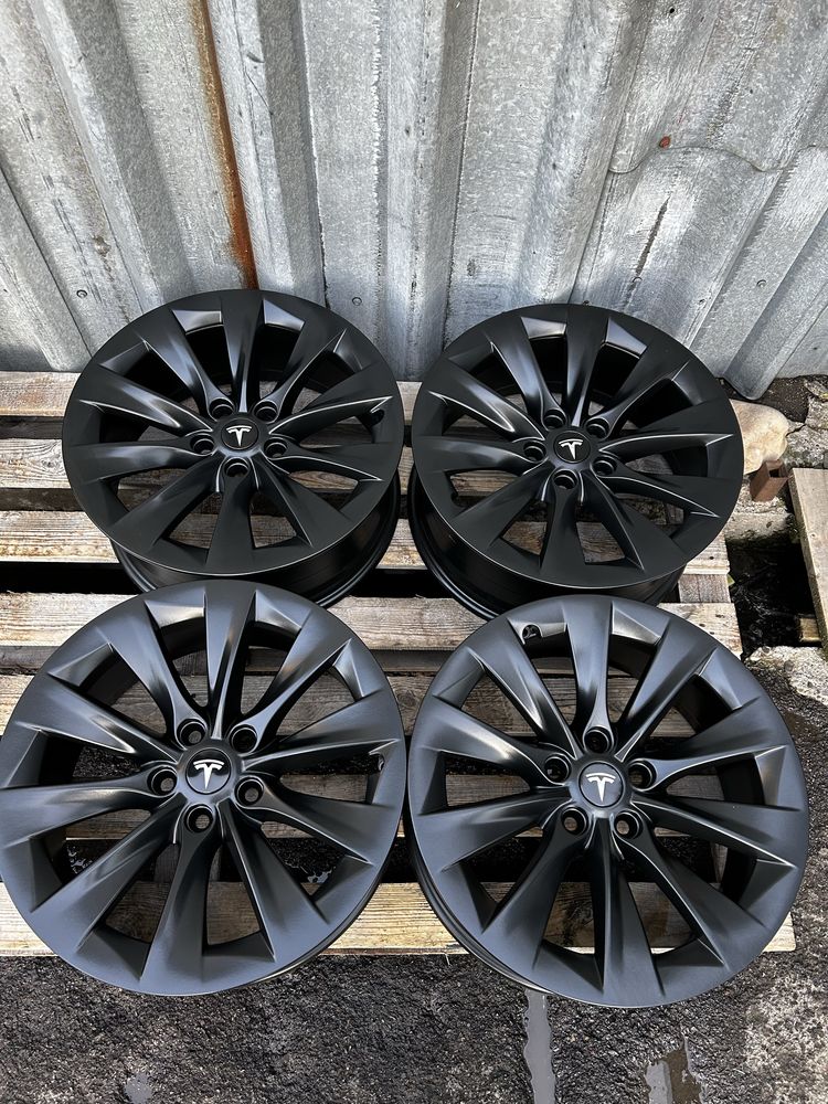 Диски Tesla 5/120r20 model X різноширокі