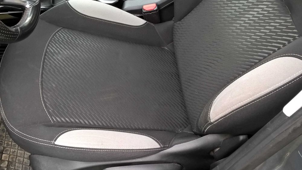 Peugeot 2008 rok 2013 1.6 HDI