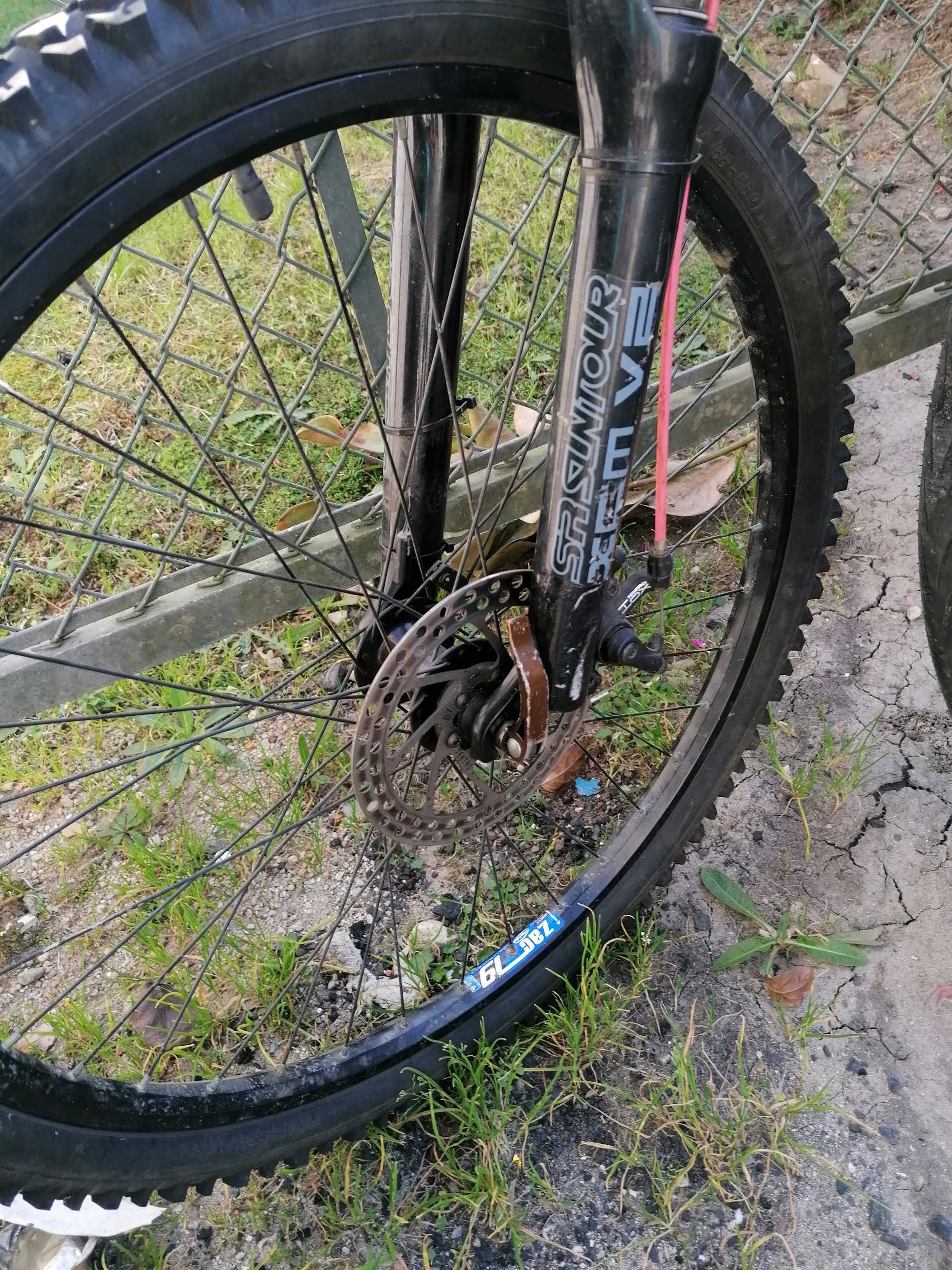 Bicicleta de montanha muito bom estado