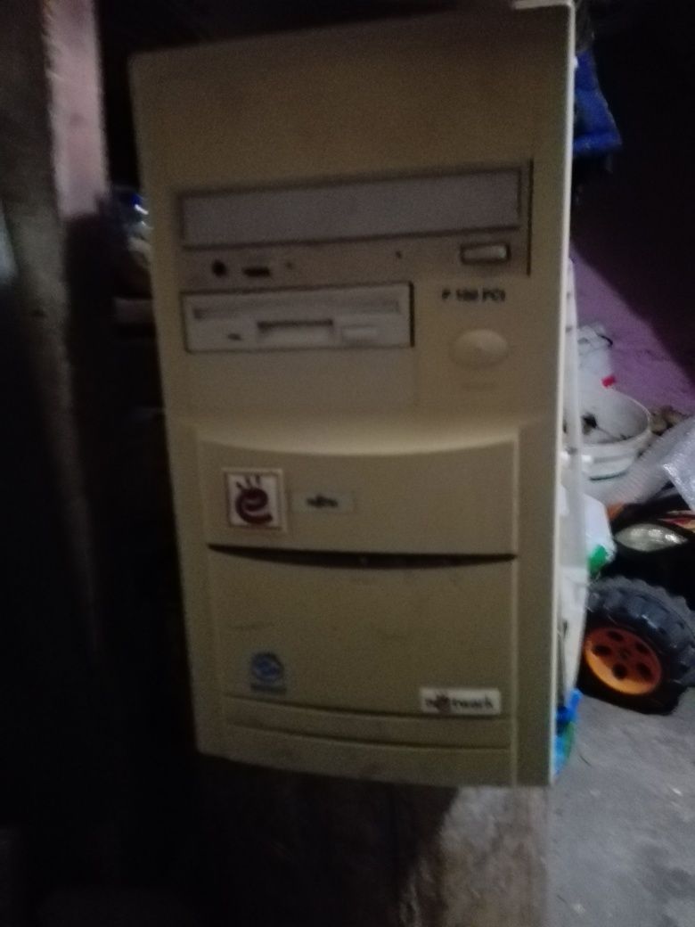 Zestaw koputer stacjonarny plus monitor LCD cały zestaw