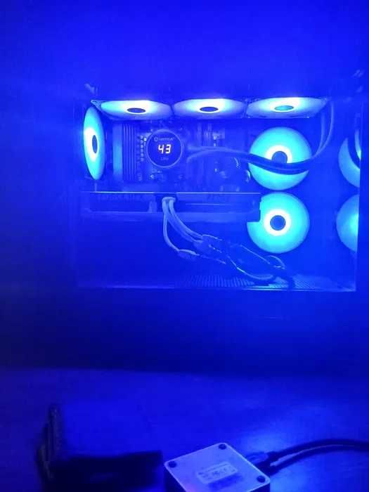 pc gaming high end - ryzen 7 9800X3D - RTX 5080 - 32GB - 1TB