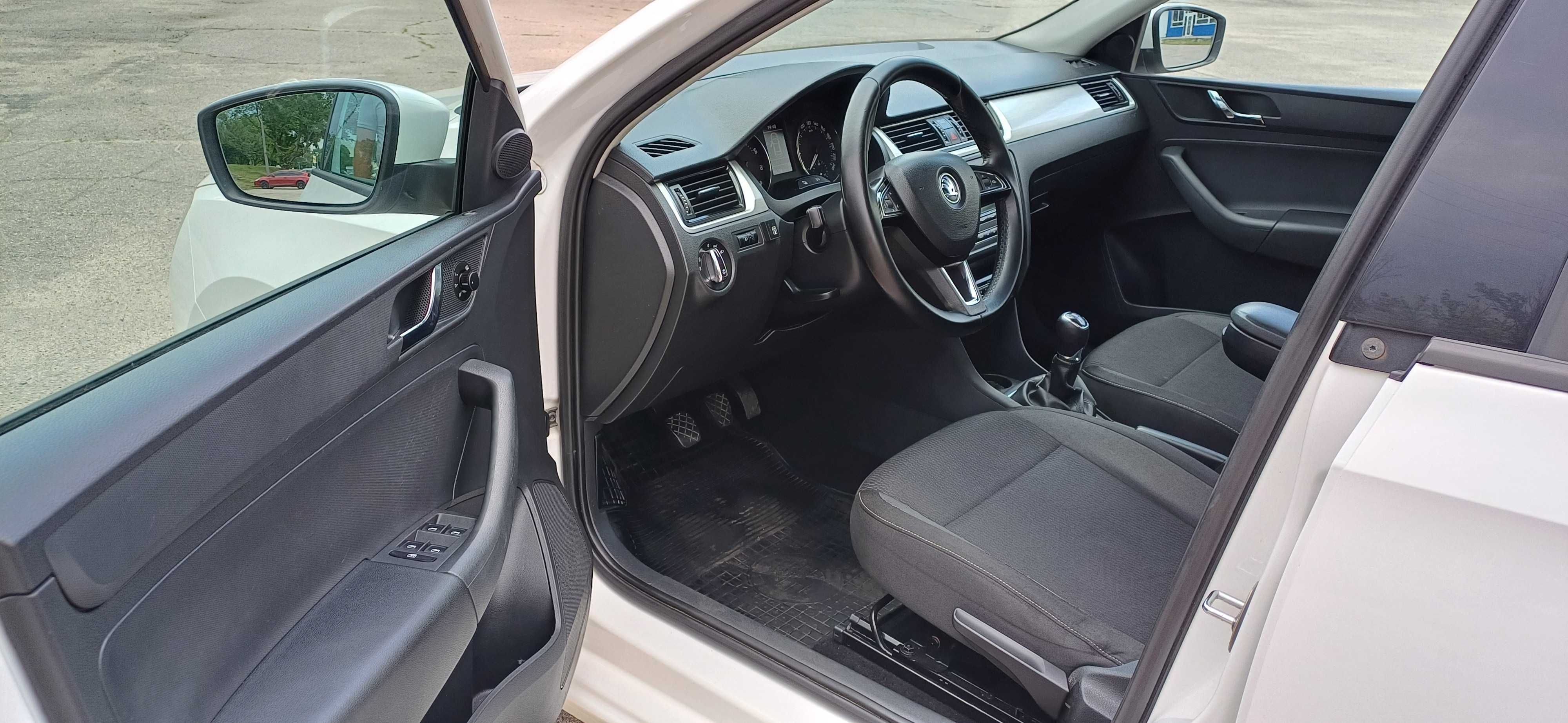 Офіційна Skoda Rapid 1.6 МРІ ГАЗ-Бензин 2013 року