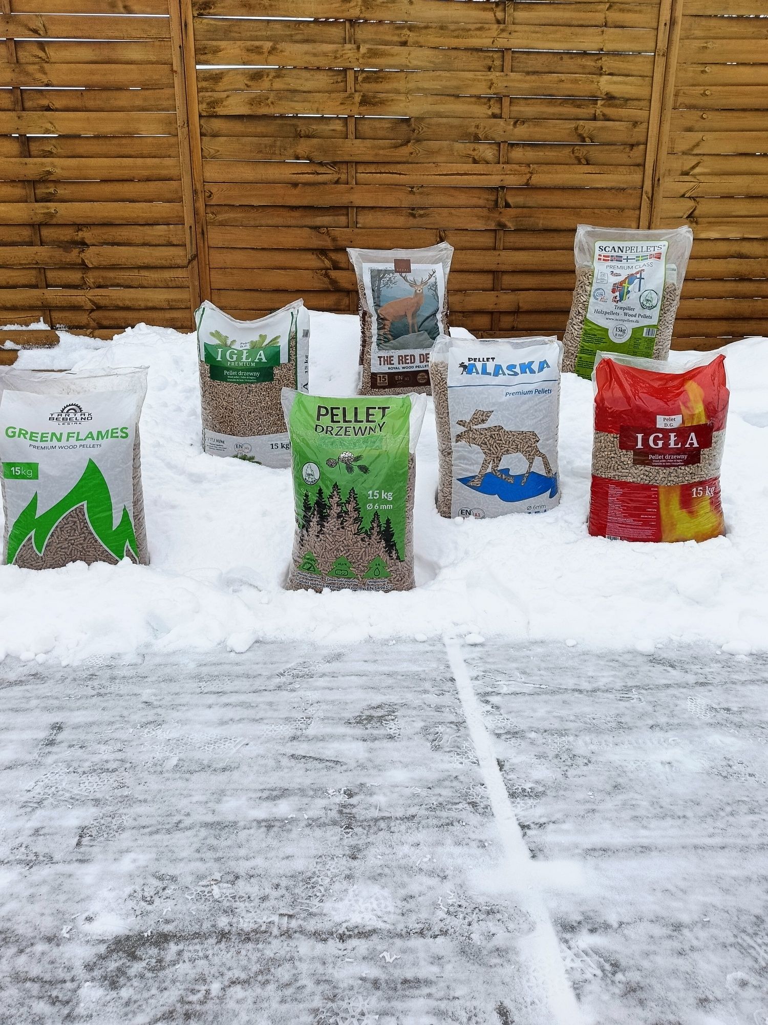Pellet sosnowy A1 DIN plus.  Pelet 6mm I 8mm