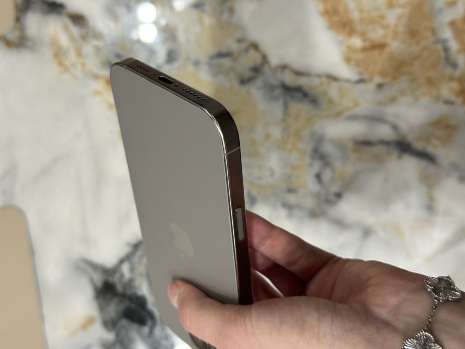 iPhone 16 Pro Max - Natural Titanium - 256 gb