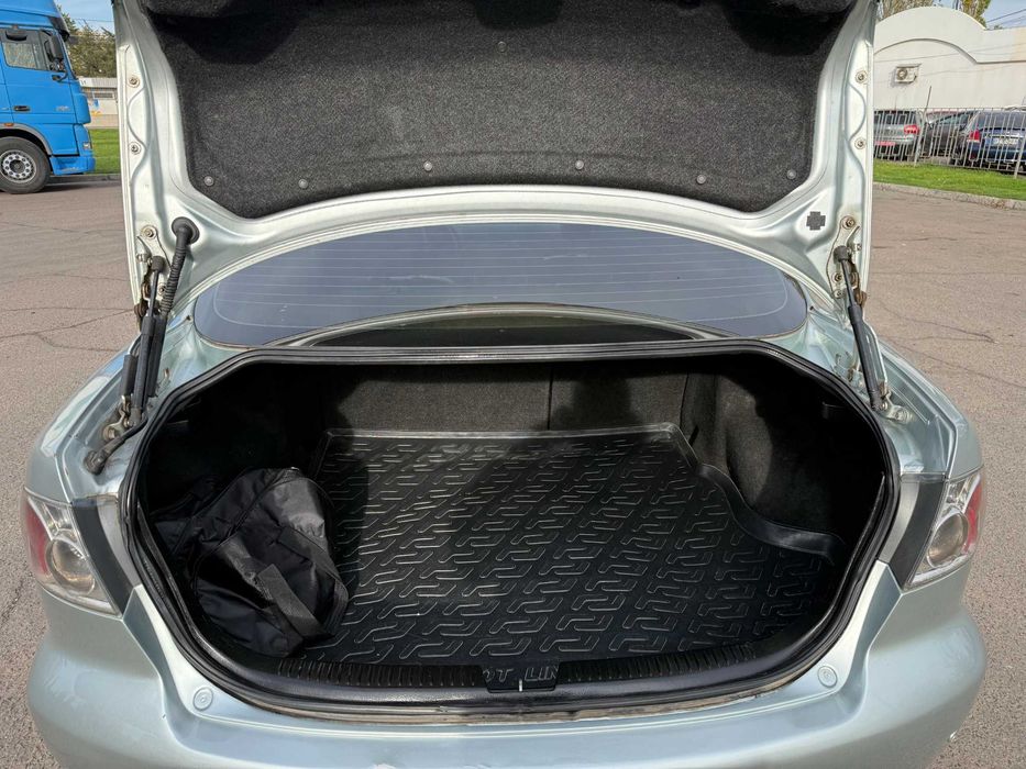 Продам автомобіль Mazda 6 2003 рік 2.0 бензин