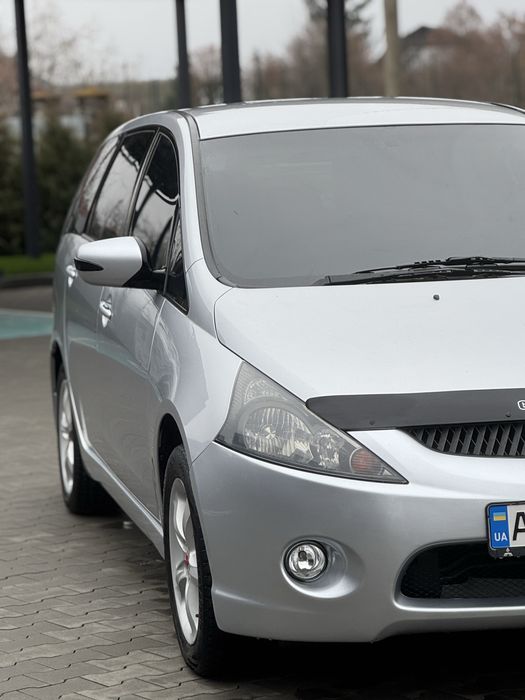 Продам авто Мітсубісі Грандіс