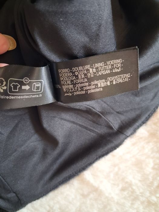 Czarny sweterkowy crop top rozmiar L.  Zara