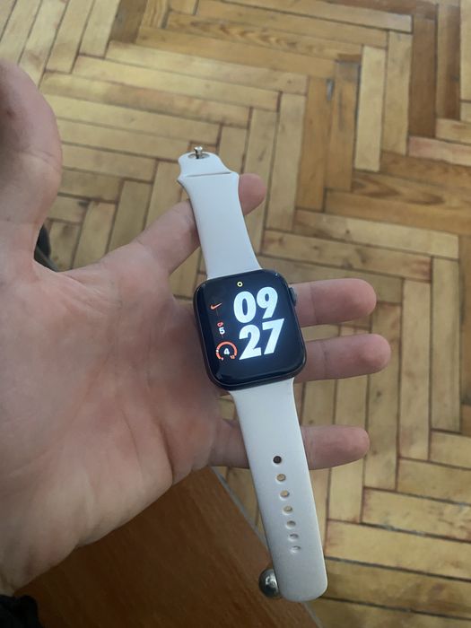 apple watch 4 44mm NFC GPS