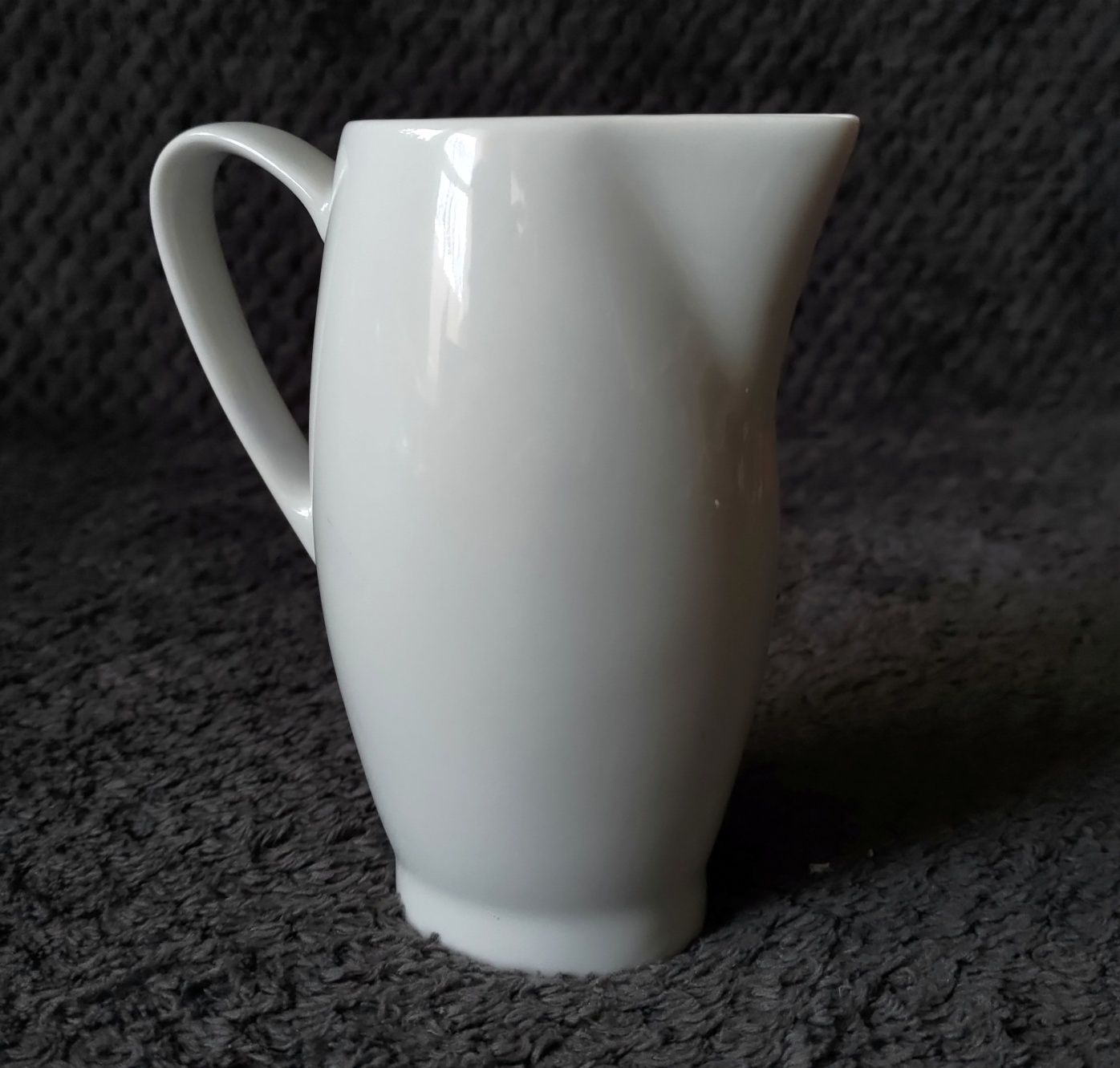 Porcelana z Wałbrzycha Krzysztof/ Kristoff porcelanowy mlecznik