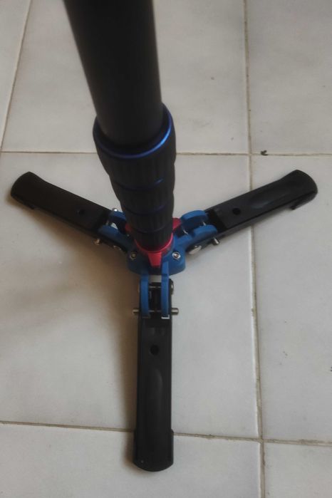 Monope com Pés de galinha