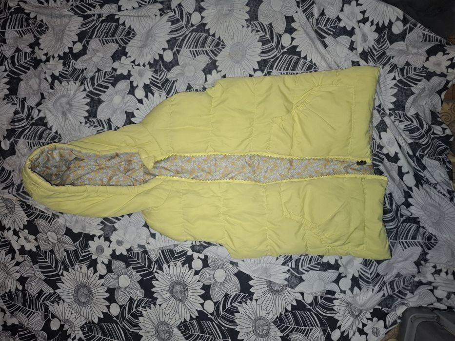 Двусторонний жилет с капюшоном для девочек M&Co 9-10 лет