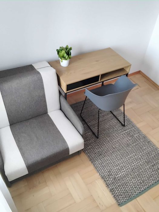 Pokój w jasnym mieszkaniu