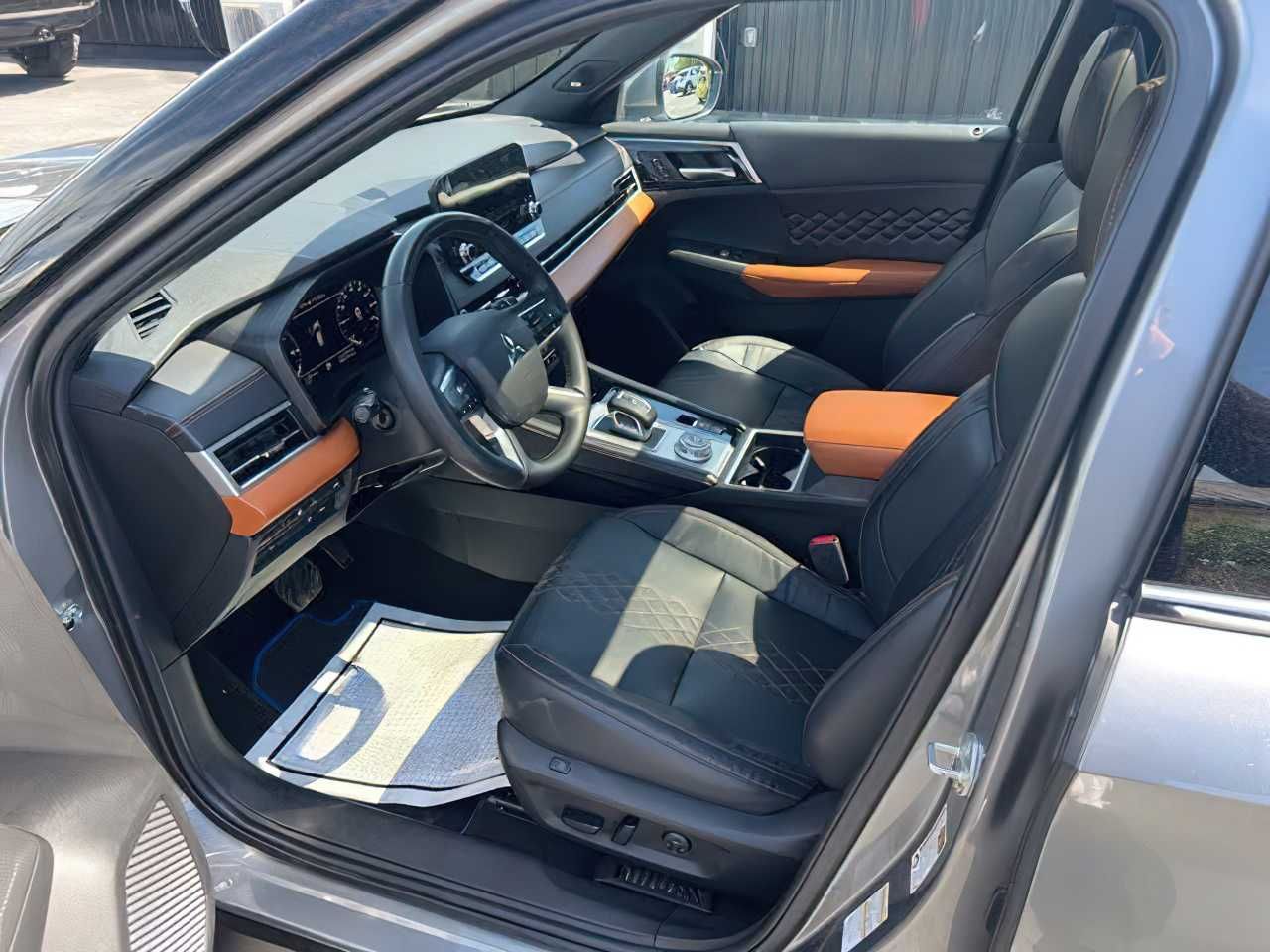 Mitsubishi Outlander PHEV SEL 2023