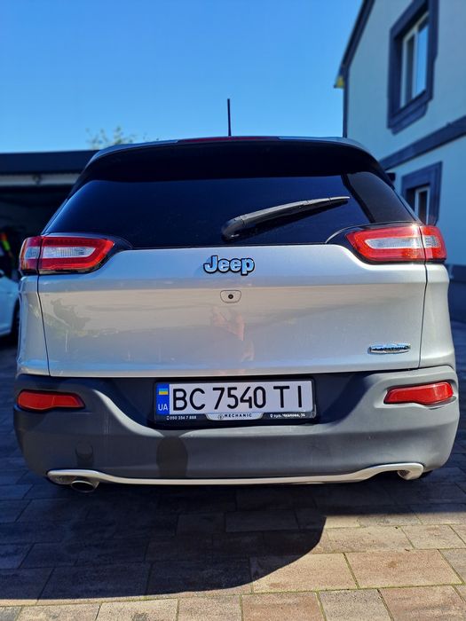 Продам джип черокі