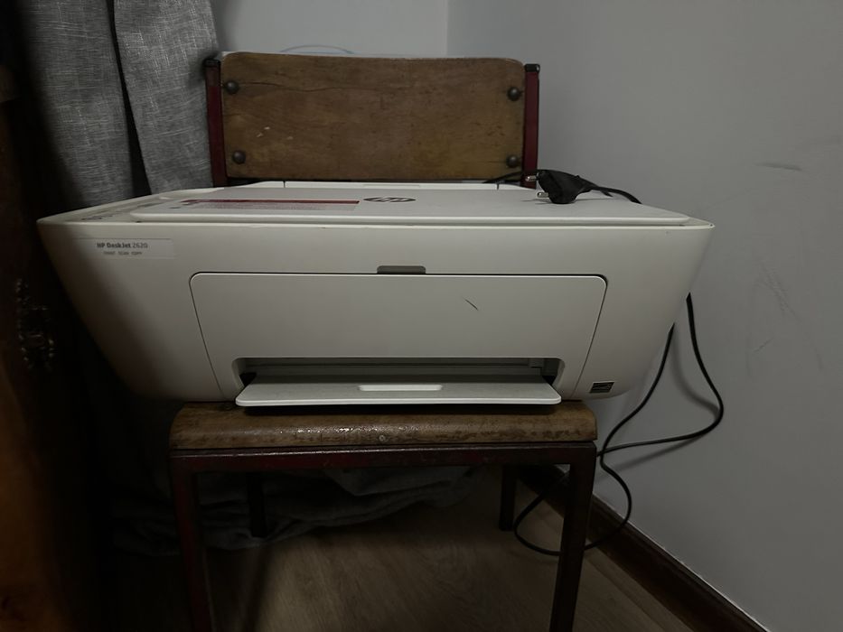 Computador HP com impressora e rato HP