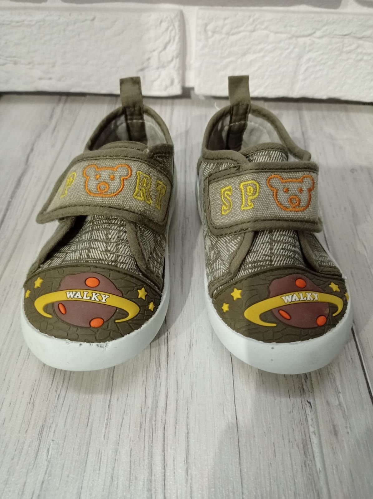 Buciki, kapcie Walky, CCC, r. 22